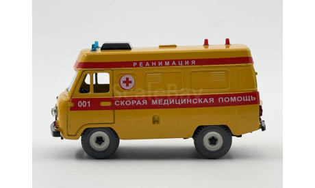 0251) Ульяновский 3962 реанимация, масштабная модель, scale43