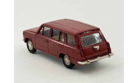 0008) Волжский 2102 бордовый, масштабная модель, scale43