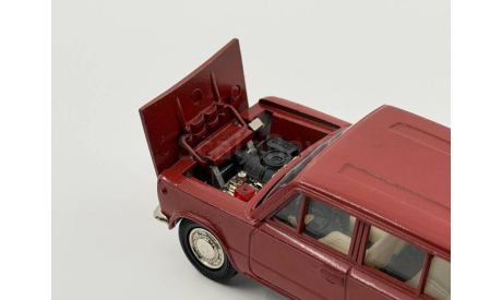 0008) Волжский 2102 бордовый, масштабная модель, scale43