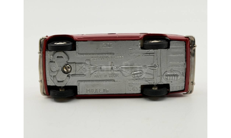 0008) Волжский 2102 бордовый, масштабная модель, scale43