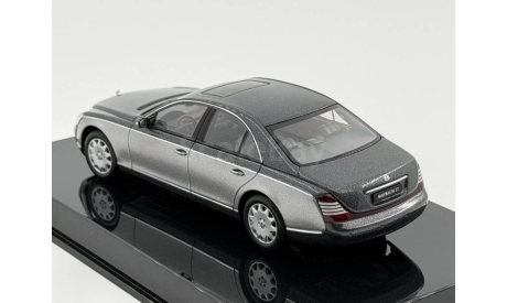 Maybach 57 SWB 2003 (Himalayas grey dark/himalayas grey bright) арт.56153, масштабная модель, scale43