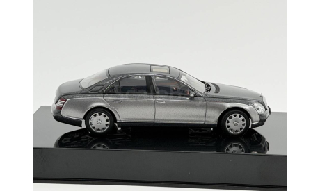 Maybach 57 SWB 2003 (Himalayas grey dark/himalayas grey bright) арт.56153, масштабная модель, scale43
