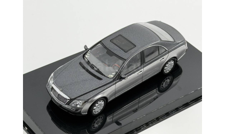 Maybach 57 SWB 2003 (Himalayas grey dark/himalayas grey bright) арт.56153, масштабная модель, scale43