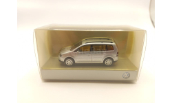 Volkswagen Touran 1/87 Wiking