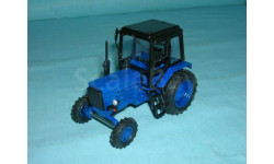 Трактор МТЗ-82 с зеркалами и дворниками (синий)