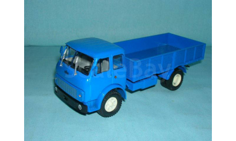 МАЗ-5335 бортовой (1977 г.) 1:43, масштабная модель, scale43, Наш Автопром
