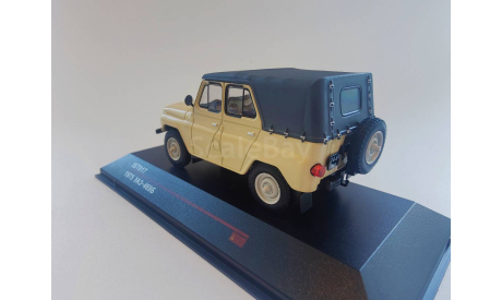 27 IST017 УАЗ 469Б Бежевый 1:43 DiP IST ICV NEO, масштабная модель, scale43, IST Models