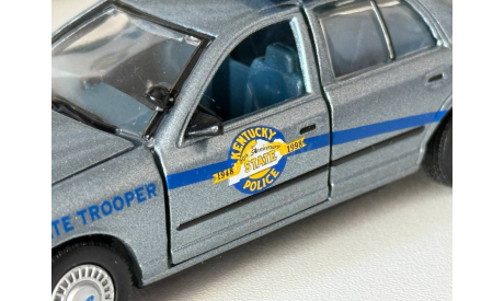 1:43 Gearbox Ford Crown Victoria Kentucky State Trooper, масштабная модель, 1/43