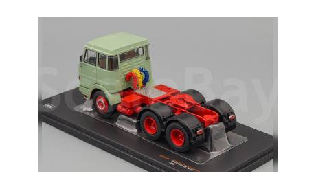 HENSCHEL HS 19 towing vehicle (1966), light green/red, масштабная модель, IXO, scale43