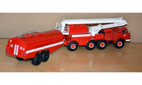 Пожарный пеноподъемник  ЗИЛ-135 ЛМ, масштабная модель, scale43