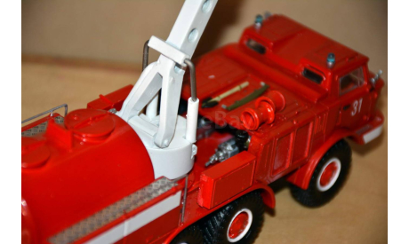 Кит пожарный пеноподъемник  ЗИЛ-135 ЛМ, сборная модель автомобиля, 1:43, 1/43