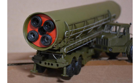 МАЗ-529Б .Установщик 8Т178 с ракетой Р-16, масштабные модели бронетехники, scale43