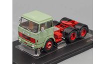 HENSCHEL HS 19 towing vehicle (1966), light green/red, масштабная модель, IXO, scale43