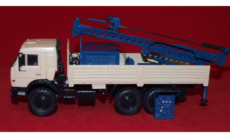 кит Буровая установка УГБ  на шасси КАМАЗ, сборная модель автомобиля, scale43