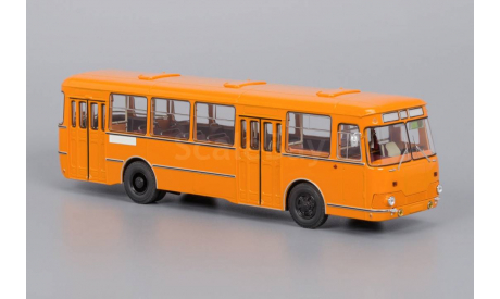 ЛиАЗ 677М оранжевый с запасным колесом, масштабная модель, Classicbus, 1:43, 1/43