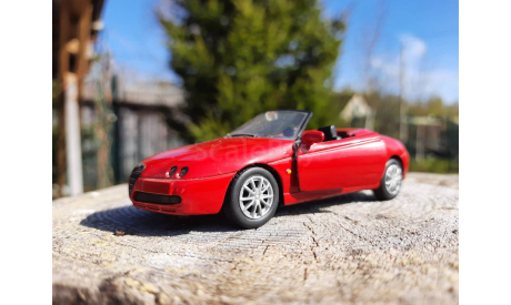 Kinsmart,Bburago,Jada,New Ray, масштабная модель, scale32, ALFA-ROMEO SPIDER 2003