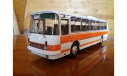 ЛАЗ-699Р белый с оранжевыми полосами