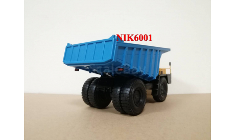 Н0122 БЕЛАЗ-7527 самосвал, желтый / синий, масштабная модель, scale43, Наш Автопром