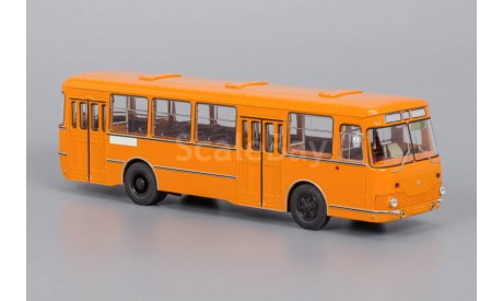 Набор 04002E ЛиАЗ-677М Оранжевый (с запасным колесом) + травление, масштабная модель, 1:43, 1/43, Classicbus