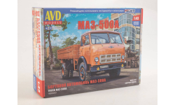 Сборная модель Бортовой автомобиль МАЗ-500А 1698AVD