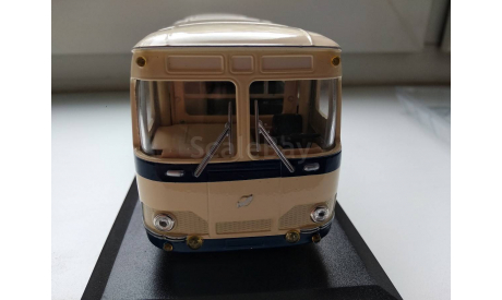 ЛиАЗ-677 бежево-синий 04002B, масштабная модель, scale43, Classicbus