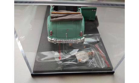 ЗиС 110Б фаэтон 1950 г. с двумя фигурками 43002G, масштабная модель, scale43, Kremlin vehicle park