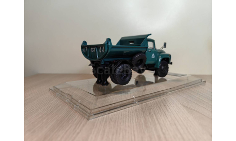 ЗиЛ-ММЗ-555 самосвал, Великолукское АТХ - 1976 г. DipModels 155505, масштабная модель, scale43, DiP Models