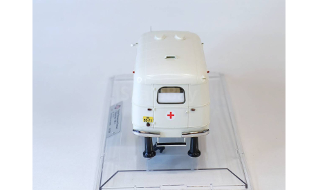 Павловский Автобус 651 ’Скорая Медицинская Помощь’, г. Ленинград - 1957 г. г Dip Models 165104, масштабная модель, scale43, ПАЗ