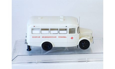 Павловский Автобус 651 ’Скорая Медицинская Помощь’, г. Ленинград - 1957 г. г Dip Models 165104, масштабная модель, scale43, ПАЗ