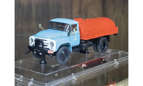 Масштабная модель Автомобиль Поливомоечный «ПМ-130Б» - 1973 г. Москва Dip Models 113046, масштабная модель, ЗИЛ, scale43