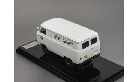 Масштабная модель Ульяновский автомобиль тип 450 (ранний, с обратным открыванием дверей) - Москва - 1958 г. Dip Models 145031, масштабная модель, УАЗ, scale43