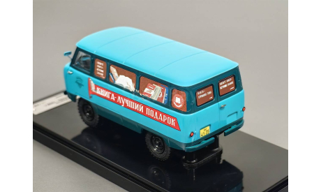 Масштабная модель Советский автомобиль тип 450 фургон - 1959 г. DIP MODELS 145035, масштабная модель, УАЗ, scale43