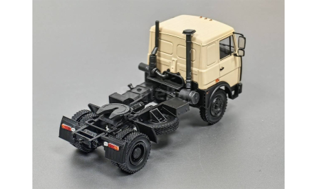 Масштабная модель H795 МАЗ-54327 (1988-1999) бежевый, масштабная модель, scale43, Наш Автопром