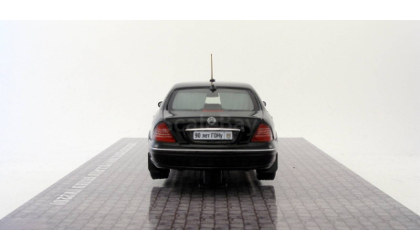 Масштабная модель MERCEDES-BENZ S600 Pullman Guard W220 Владимир Путин Dip Models GON220, масштабная модель, scale43