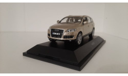 Audi Q 7 /  1:43 / Schuco