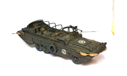 1/35 модель плавающего автомобиля ДАКВ -353 ( Дак - утенок ) производства Дженерал Моторс с 105 мм гаубицей, амфибия США СССР Вторая Мировая война