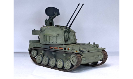 1/35 модель танка ЗСУ АМХ-13 ДСА, Франция AMX 13 D.C.A defense contre avions, масштабные модели бронетехники, Коллекция Новостройки СПб, scale35