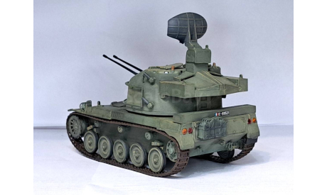 1/35 модель танка ЗСУ АМХ-13 ДСА, Франция AMX 13 D.C.A defense contre avions, масштабные модели бронетехники, Коллекция Новостройки СПб, scale35