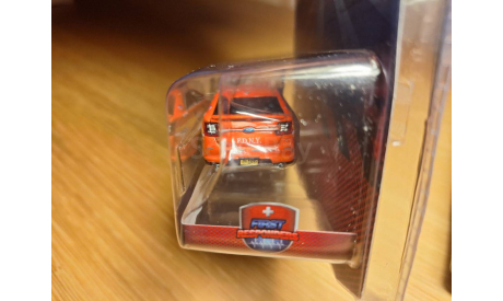 Модель автомобиля FORD Police Interceptor Sedan (FDNY) EMS Division 4, GreenLight масштаб 1:64, масштабная модель, Rollin, scale64