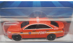 Модель автомобиля FORD Police Interceptor Sedan (FDNY) EMS Division 4, GreenLight масштаб 1:64