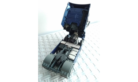 Тягач Mercedes-Benz Axor 1 (Minichamps, 1:43), масштабная модель, 1/43