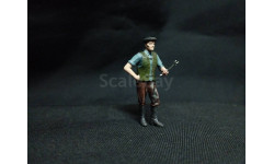 Фигурки 1/43  Автомеханик с ключом на 90