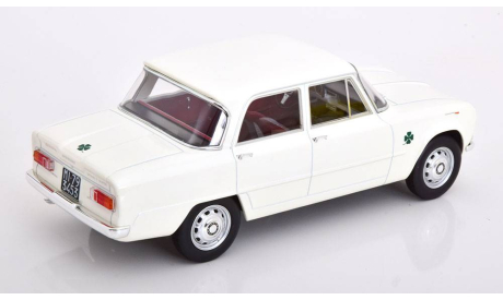 Alfa Romeo Giulia ti Super 1963 Norev 1:18, масштабная модель, scale18