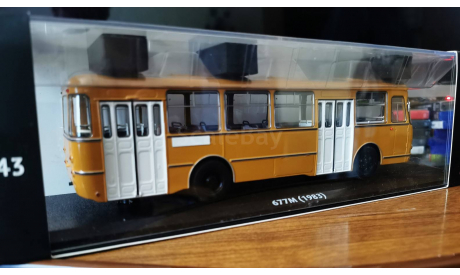 Classicbus  ЛиАЗ 677М охра белые двери., масштабная модель, 1:43, 1/43