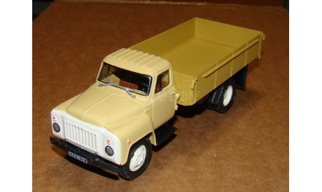 Модель автомобиля 1/43 ГАЗ 53-12 пр-во НАП, масштабная модель, Наш Автопром, scale43