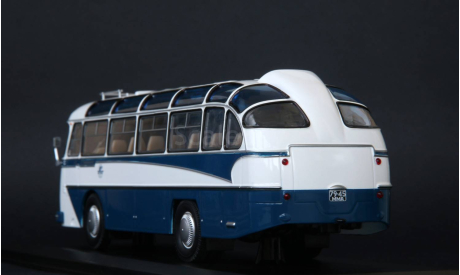 ЛАЗ-697 ʹʹТуристʹʹ Intourist 1961 г. Classicbus, масштабная модель, 1:43, 1/43