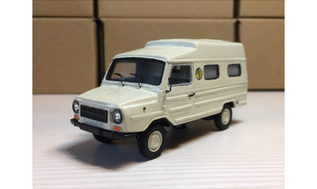 ЛуАЗ-13021-08 гражданский, поздний (2001 г.) Die-cast по-домашнему, масштабная модель, scale43