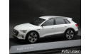 Audi E-Tron 2018 glacier white 1-43 Dealer=Spark, масштабная модель, scale43