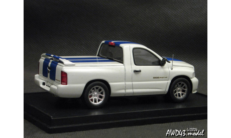Dodge RAM SRT-10 Commemorative Edition 2005 white 1-43 Spark, масштабная модель, scale43