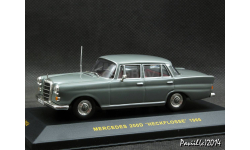 Mercedes 200 D W110 Heckflosse 1966 grey 1-43 IXO 
